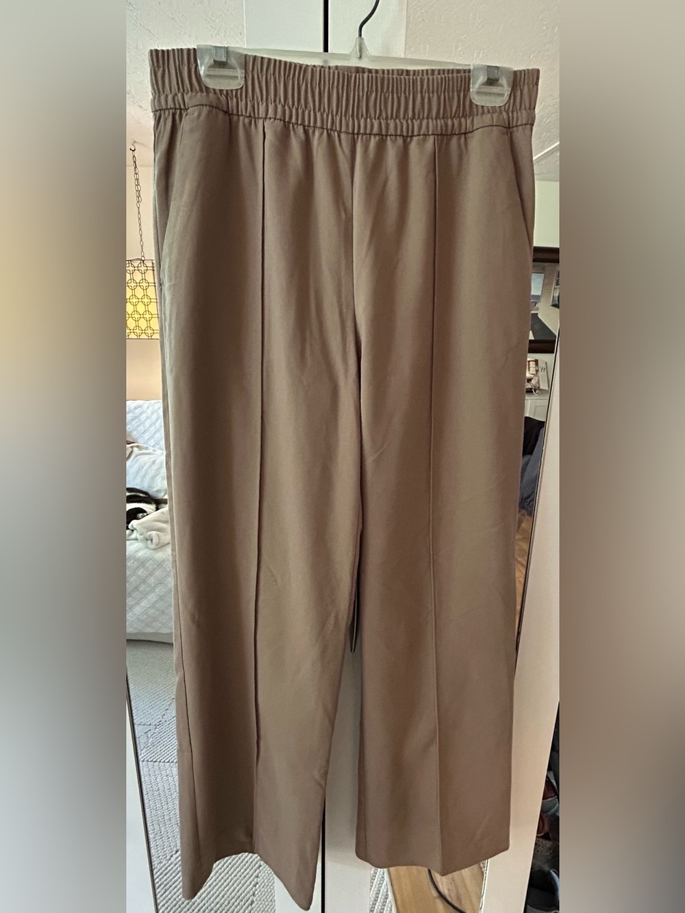 ✨H&M Wide-Leg Pleated Pants - Size M